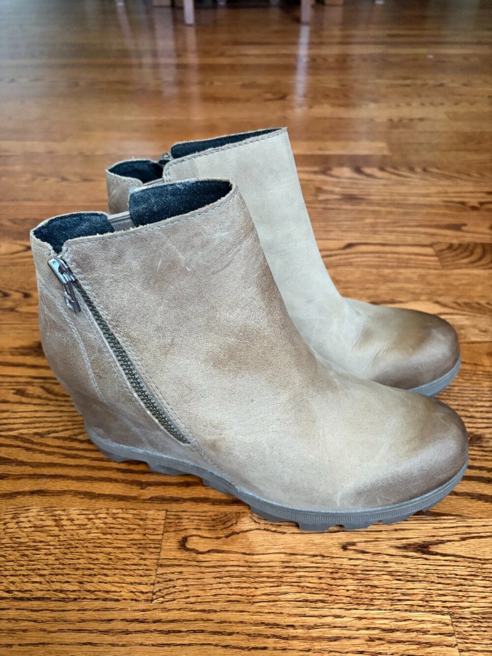 Sorel Joan of Arctic Wedge II Zip Leather Bootie Sz 9.5 Brown NL3365-240 Boots
